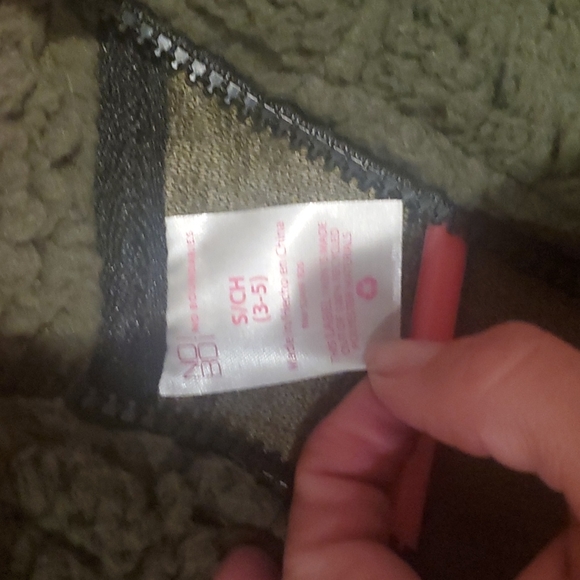 No boundaries zip pull over - Picture 3 of 4